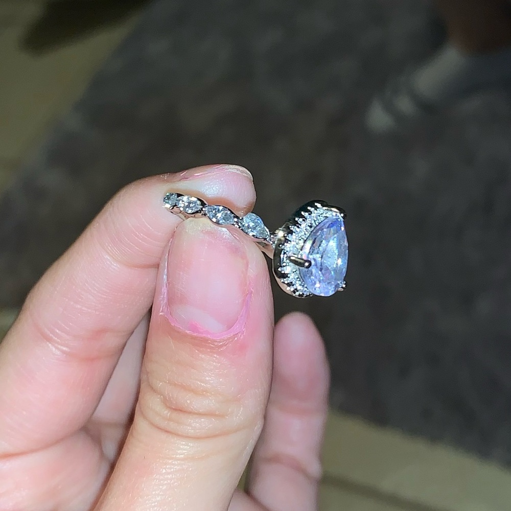 Size 7 zales ring - Picture 3 of 3